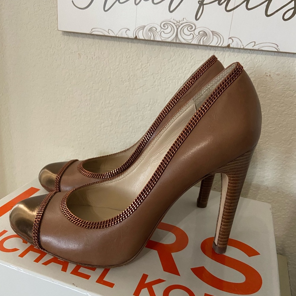 KORS Michael Kors Gordon Nutmeg EUC Size 9